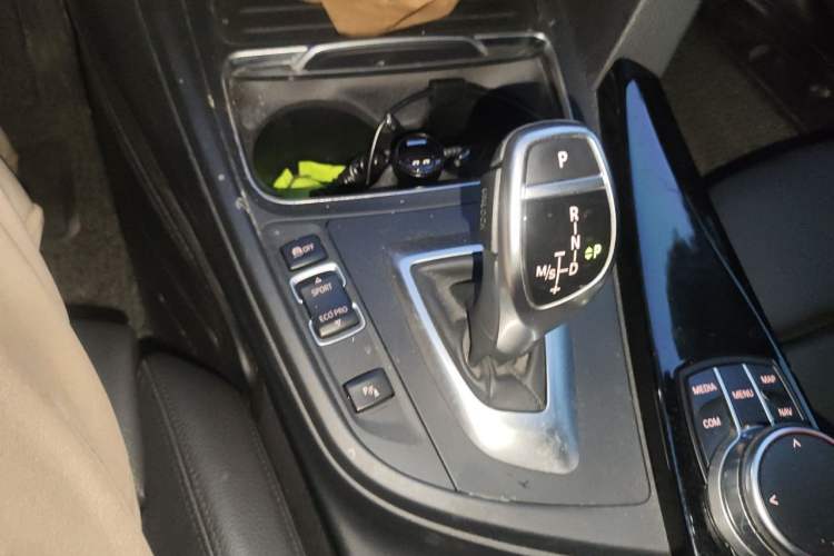 Used BMW 3 Series 2018 320i M Sport Package Gear Lever