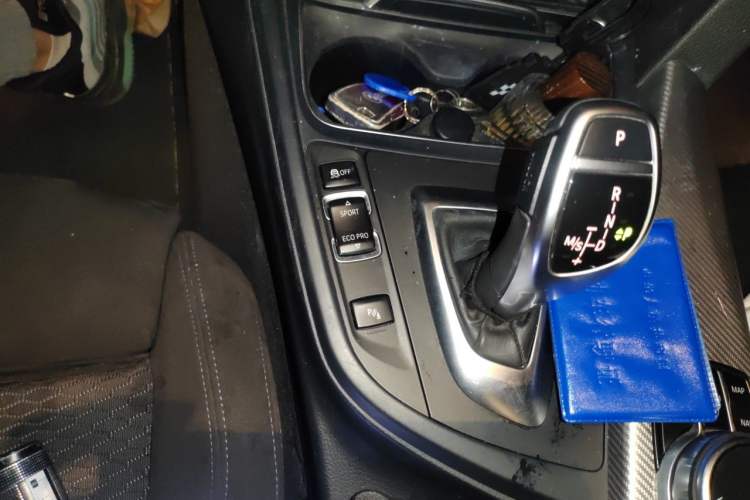 Used BMW 3 Series 2018 320i M Sport Night Edition Gear Lever