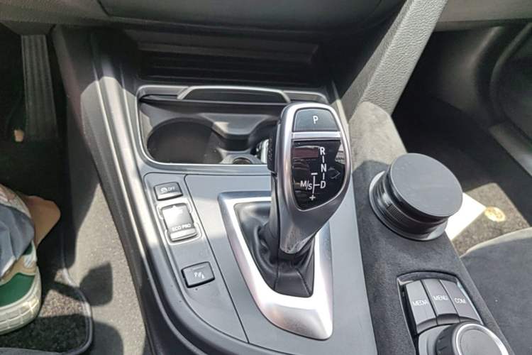 Used BMW 3 Series 2018 320i M Sport Package Gear Lever