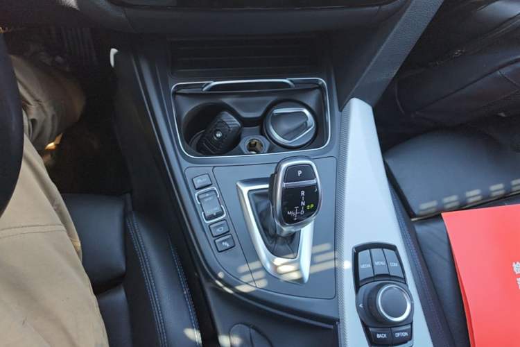 Used BMW 3 Series 2018 320i M Sport Night Edition Gear Lever