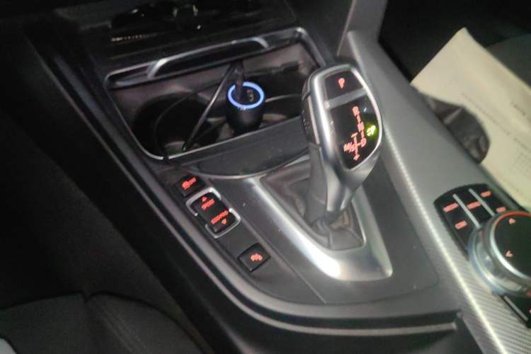 Used BMW 3 Series 2018 320i M Sport Night Edition Gear Lever