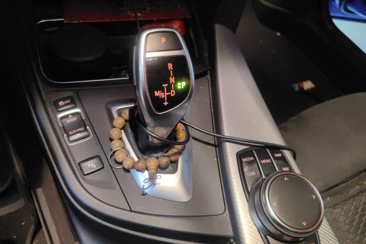 Used BMW 3 Series 2018 320i M Sport Night Edition Gear Lever
