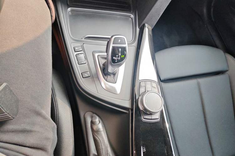 Used BMW 3 Series 2018 320Li Leading Model M Sport Package Gear Lever