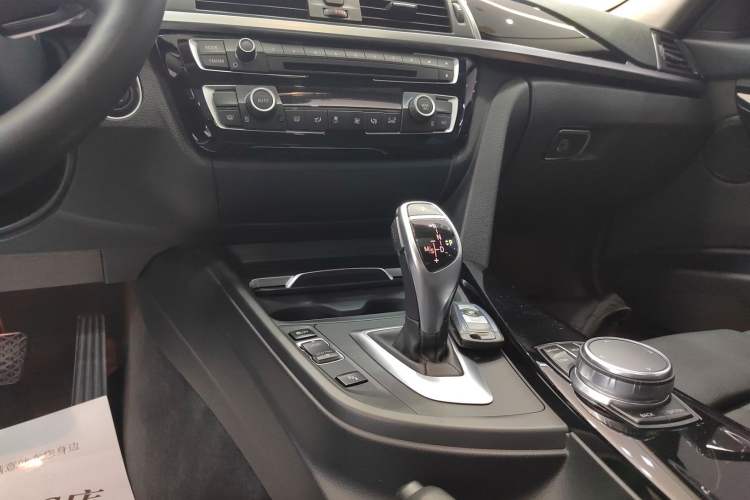 Used BMW 3 Series 2018 320Li Leading Model M Sport Package Gear Lever