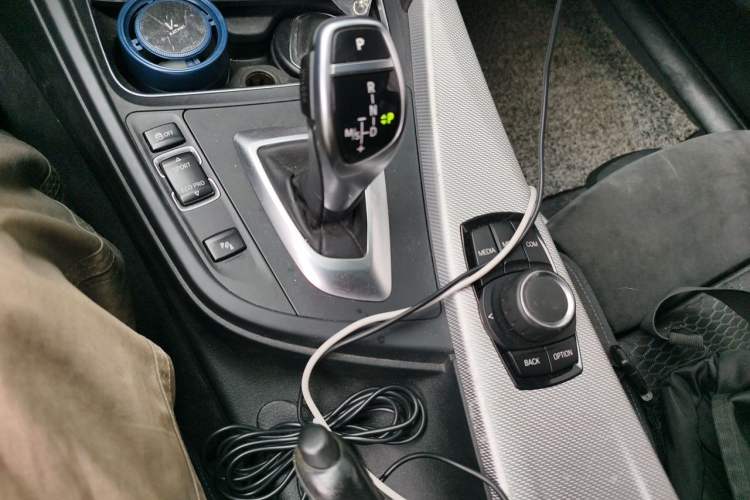 Used BMW 3 Series 2018 320i M Sport Package Gear Lever
