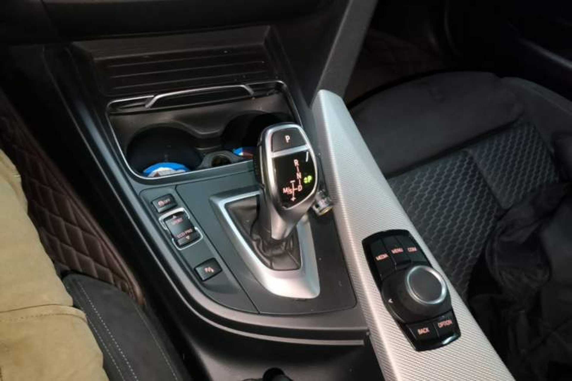 Used BMW 3 Series 2018 320i M Sport Package Gear Lever