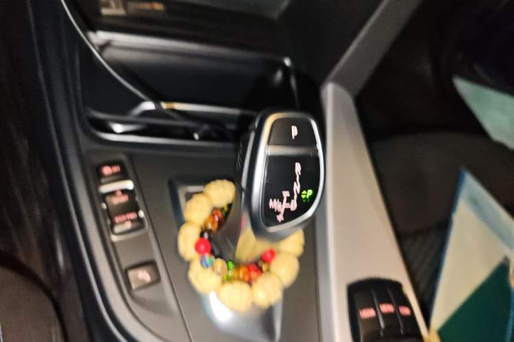 Used BMW 3 Series 2018 320i M Sport Package Gear Lever