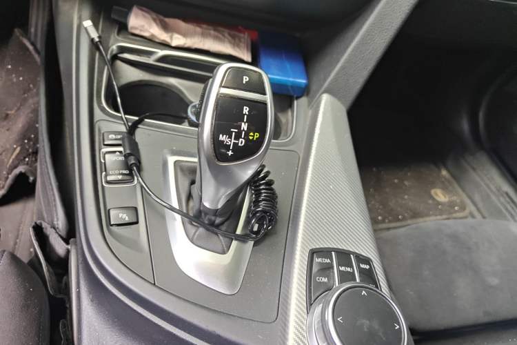 Used BMW 3 Series 2018 320i M Sport Night Edition Gear Lever