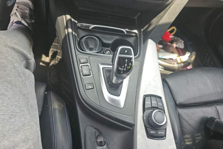Used BMW 3 Series 2018 320i M Sport Package Gear Lever