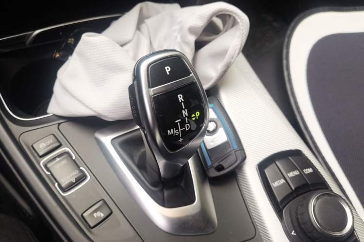 Used BMW 3 Series 2018 320i M Sport Package Gear Lever