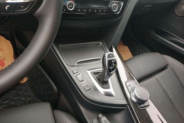 Used BMW 3 Series 2018 320Li M Sport Night Edition Gear Lever