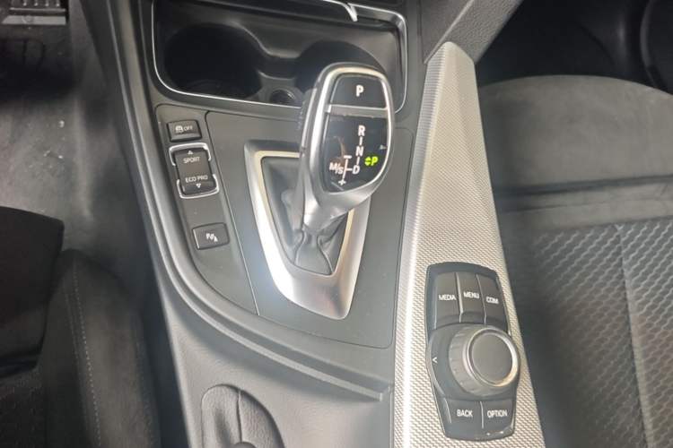 Used BMW 3 Series 2018 320i M Sport Package Gear Lever