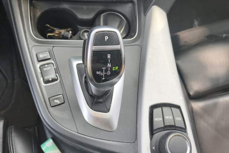 Used BMW 3 Series 2018 320i M Sport Package Gear Lever