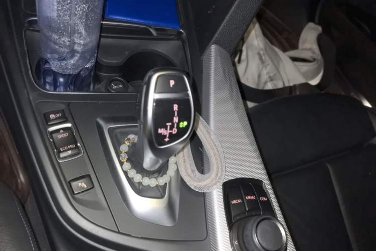 Used BMW 3 Series 2018 320i M Sport Package Gear Lever