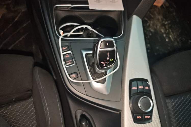 Used BMW 3 Series 2018 320i M Sport Package Gear Lever