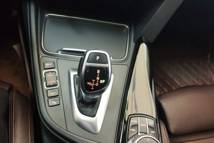 Used BMW 3 Series 2018 320Li Leading Model M Sport Package Gear Lever