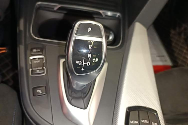 Used BMW 3 Series 2018 320i M Sport Package Gear Lever