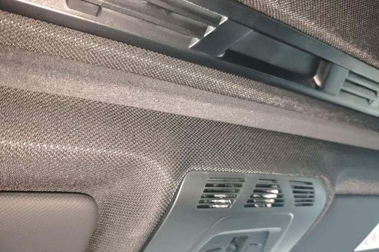 Used BMW 3 Series 2018 320i M Sport Night Edition Headliner