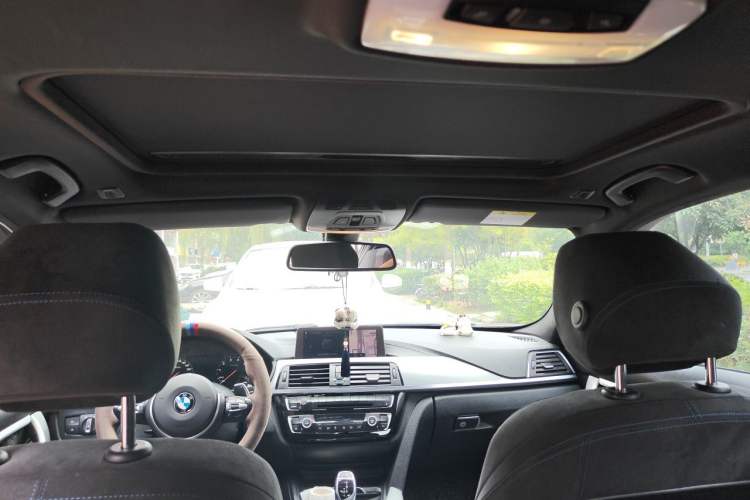 Used BMW 3 Series 2018 320i M Sport Night Edition Headliner