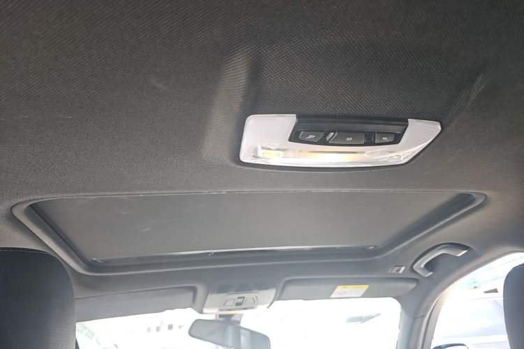 Used BMW 3 Series 2018 320i M Sport Package Headliner