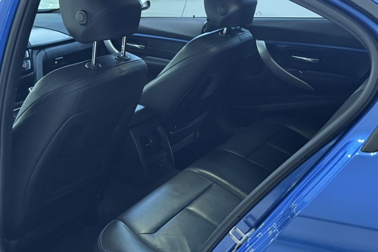 Used BMW 3 Series 2018 320i M Sport Package Interior 1