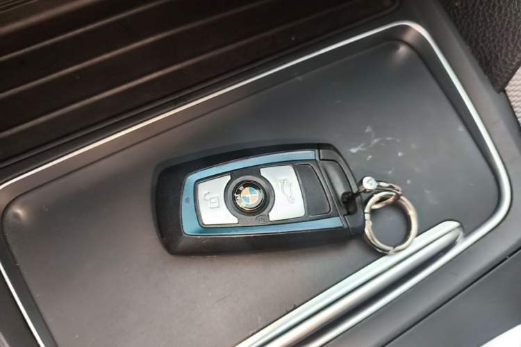 Used BMW 3 Series 2018 320i M Sport Package Interior 1