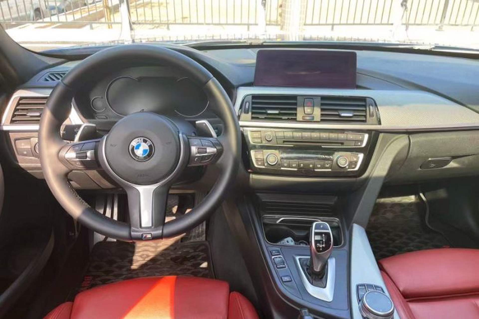 Used BMW 3 Series 2018 330i M Sport Night Edition Interior 1