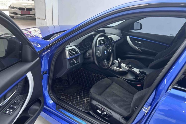 Used BMW 3 Series 2018 320i M Sport Package Interior 1