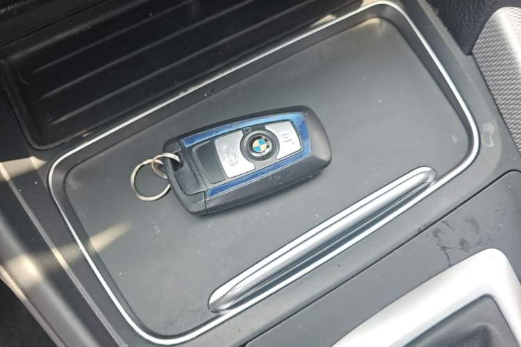 Used BMW 3 Series 2018 320i M Sport Package Interior 1