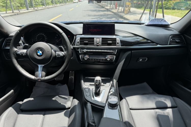 Used BMW 3 Series 2018 320Li Leading Model M Sport Package Interior 1