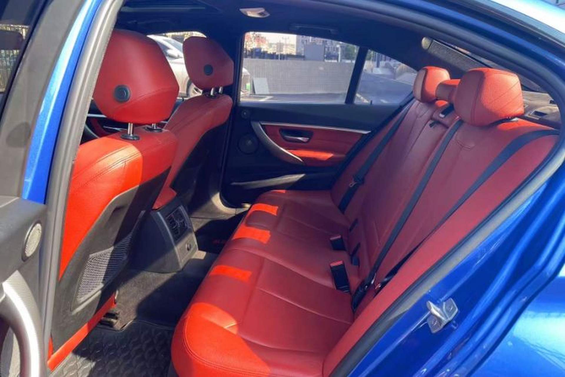 Used BMW 3 Series 2018 330i M Sport Night Edition Interior 2