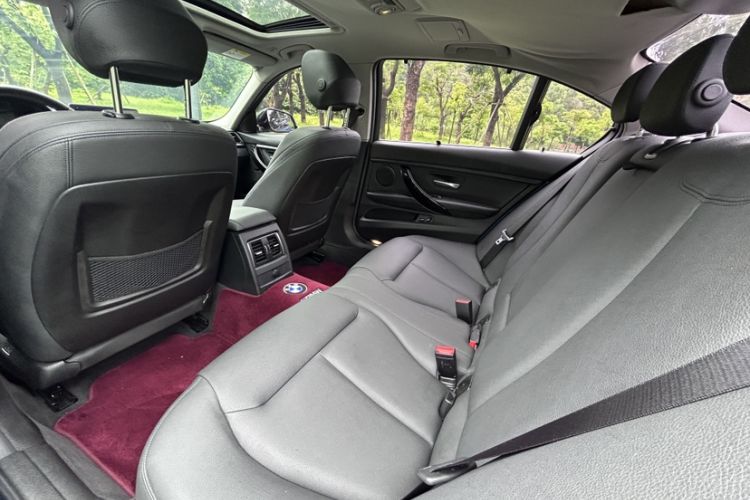 Used BMW 3 Series 2018 320Li Leading Model M Sport Package Interior 2