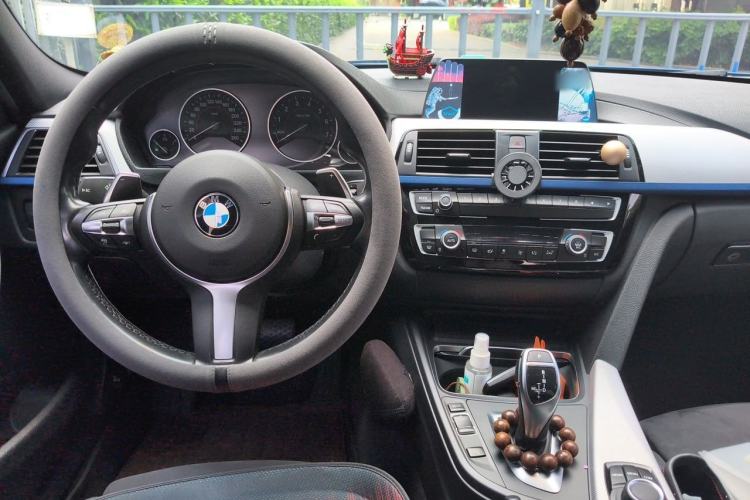 Used BMW 3 Series 2018 320i M Sport Package Interior 2