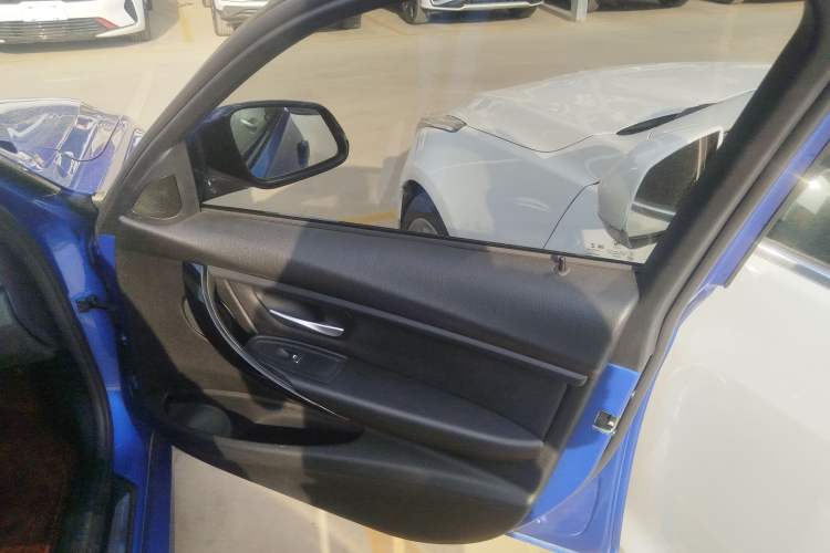 Used BMW 3 Series 2018 320Li Leading Model M Sport Package Interior 2