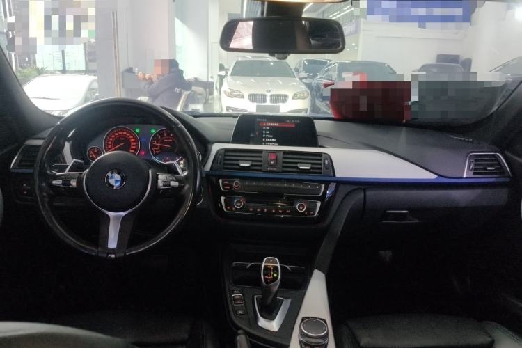 Used BMW 3 Series 2018 320i M Sport Package Interior 2