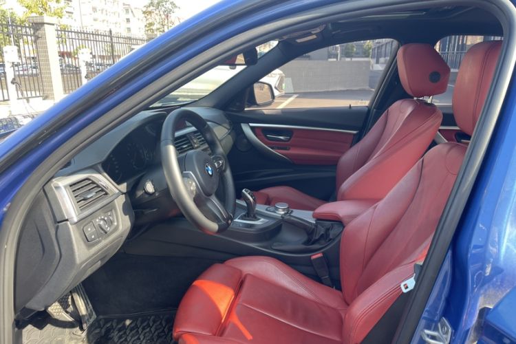 Used BMW 3 Series 2018 330i M Sport Night Edition Interior 3