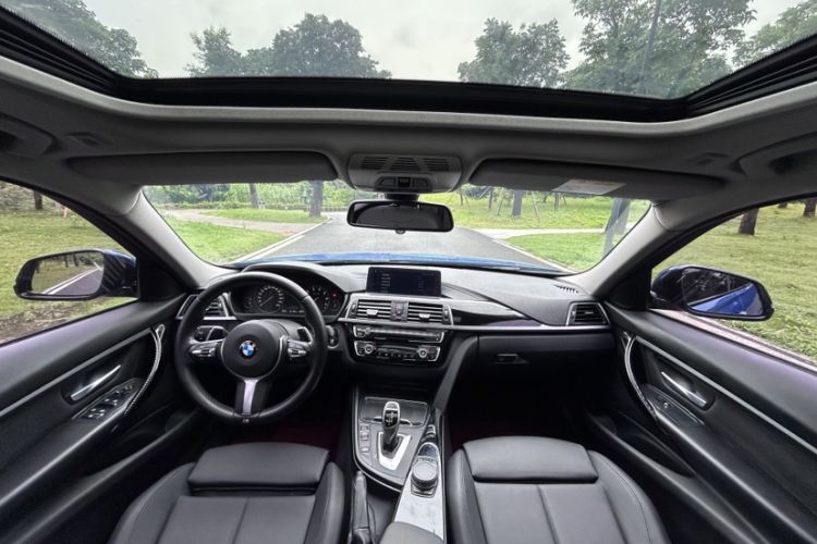 Used BMW 3 Series 2018 320Li Leading Model M Sport Package Interior 3