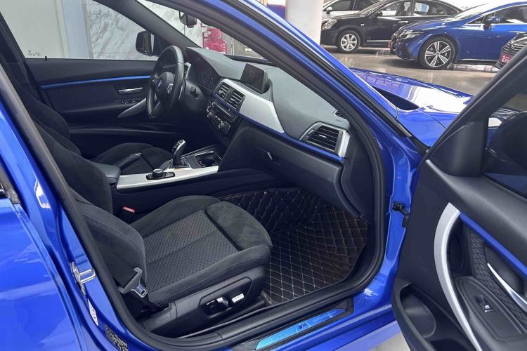 Used BMW 3 Series 2018 320i M Sport Package Interior 3