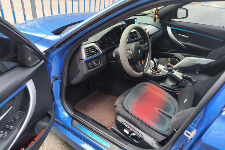 Used BMW 3 Series 2018 320i M Sport Package Interior 3