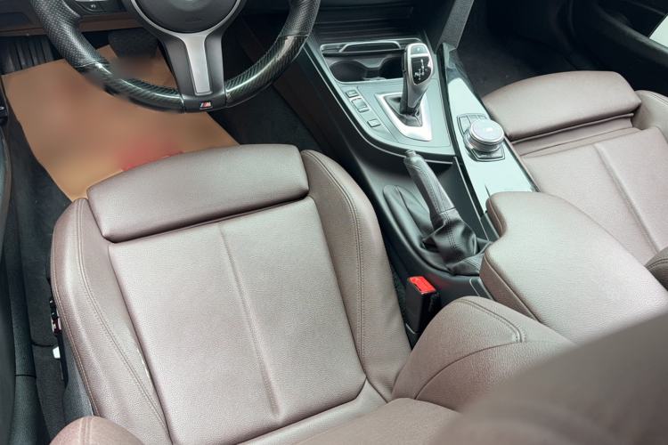 Used BMW 3 Series 2018 320Li Leading Model M Sport Package Interior 4