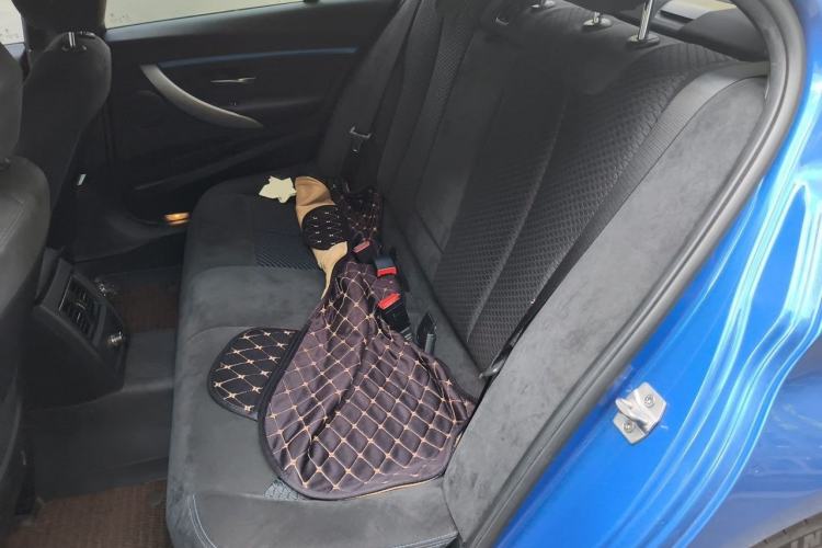 Used BMW 3 Series 2018 320i M Sport Package Interior 4
