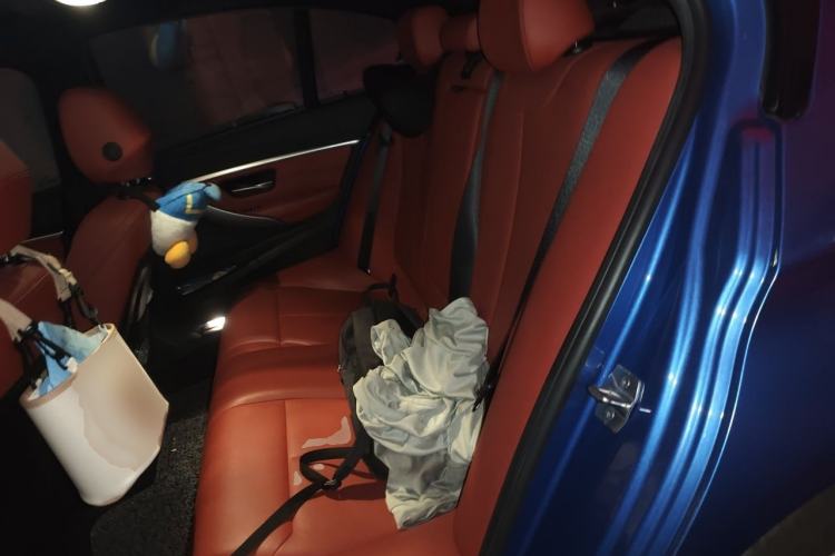 Used BMW 3 Series 2018 330i M Sport Night Edition Interior 4