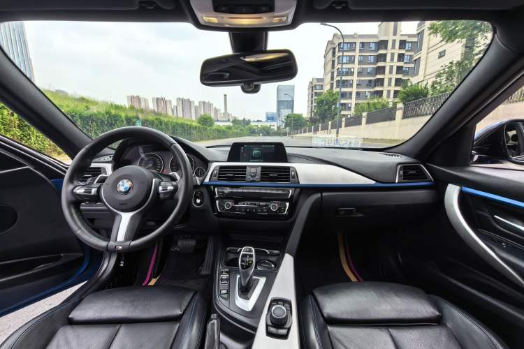 Used BMW 3 Series 2018 320i M Sport Package Interior 4