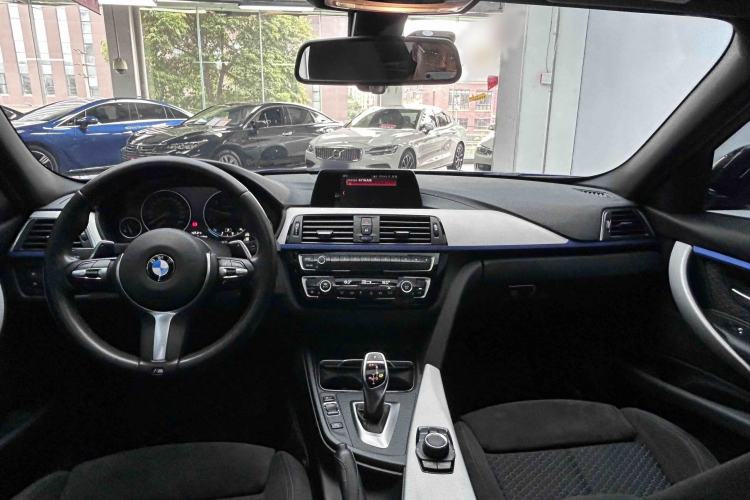 Used BMW 3 Series 2018 320i M Sport Package Interior 5