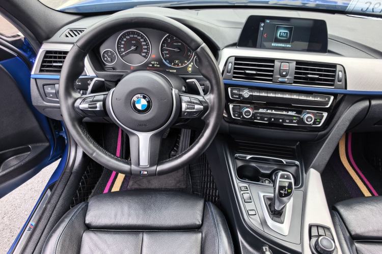 Used BMW 3 Series 2018 320i M Sport Package Interior 5