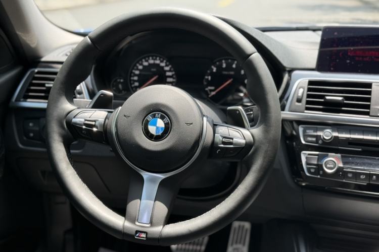 Used BMW 3 Series 2018 320Li Leading Model M Sport Package Interior 5