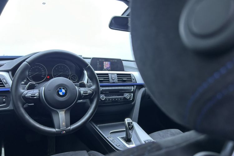 Used BMW 3 Series 2018 320i M Sport Package Interior 7