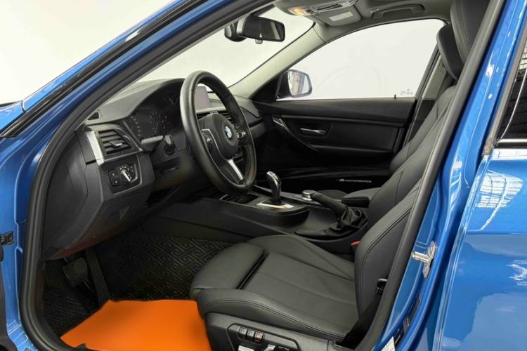 Used BMW 3 Series 2018 320Li Leading Model M Sport Package Interior 9
