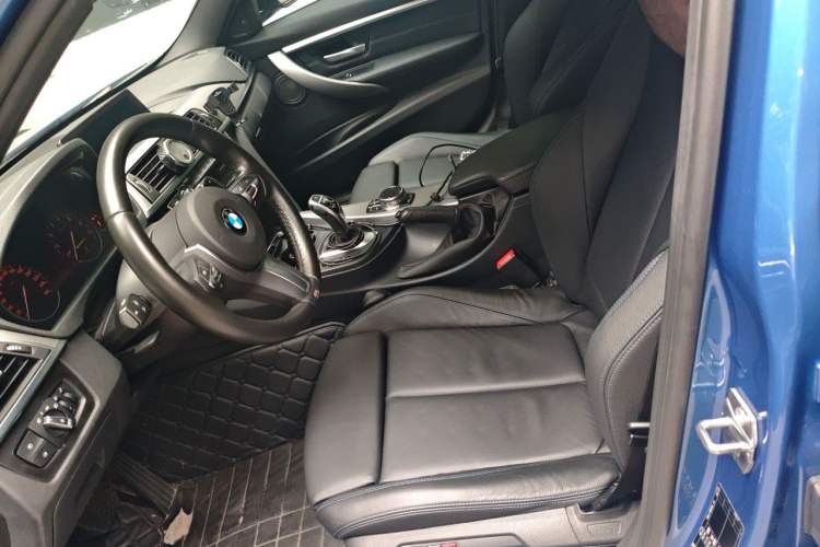 Used BMW 3 Series 2018 320i M Sport Night Edition Left Front Seat