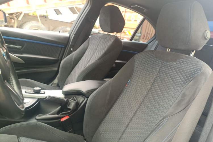 Used BMW 3 Series 2018 320i M Sport Package Left Front Seat